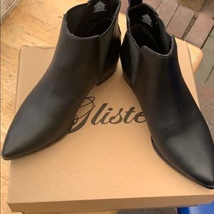 Old Navy Pointy Flat boot